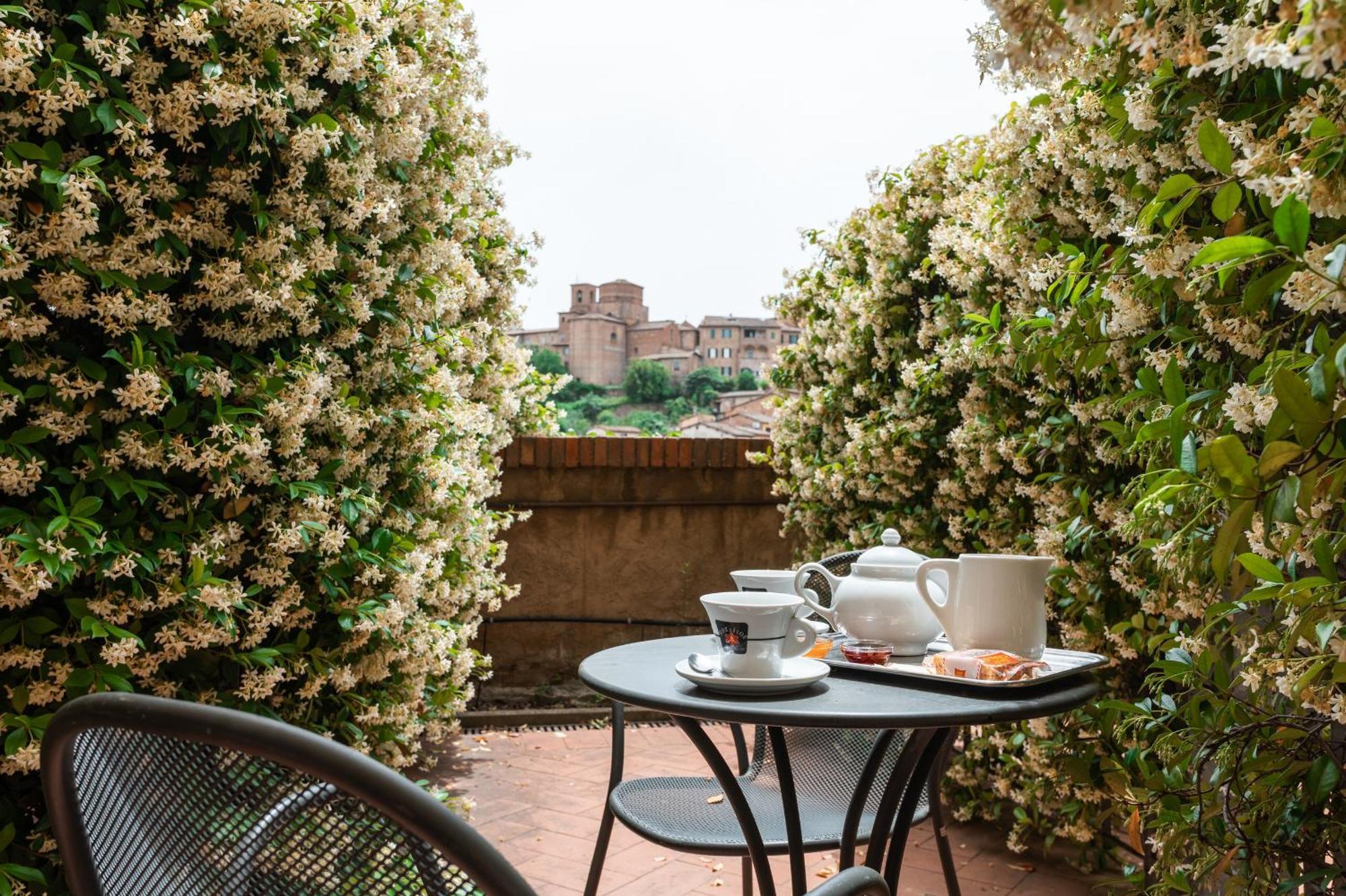 Hotel Minerva Siena Luaran gambar